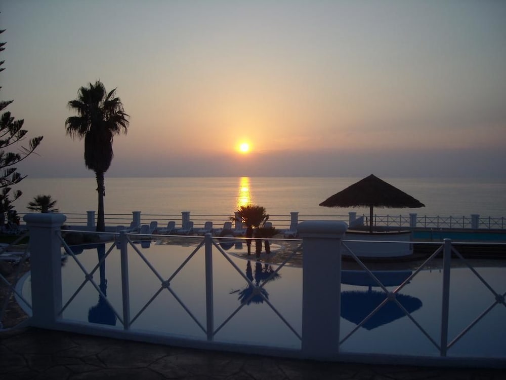 Фото Cala Petrosa Resort