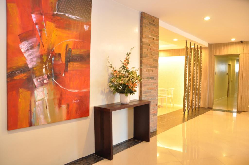 Фото Magallanes Square Hotel