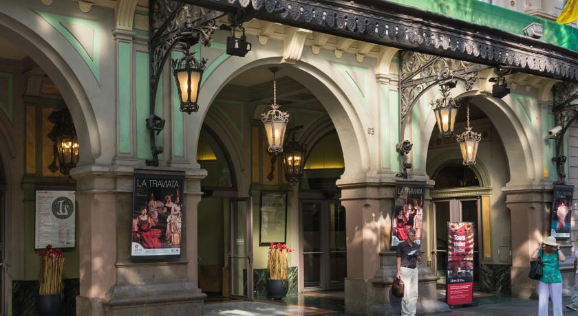 Фото May Ramblas Barcelona