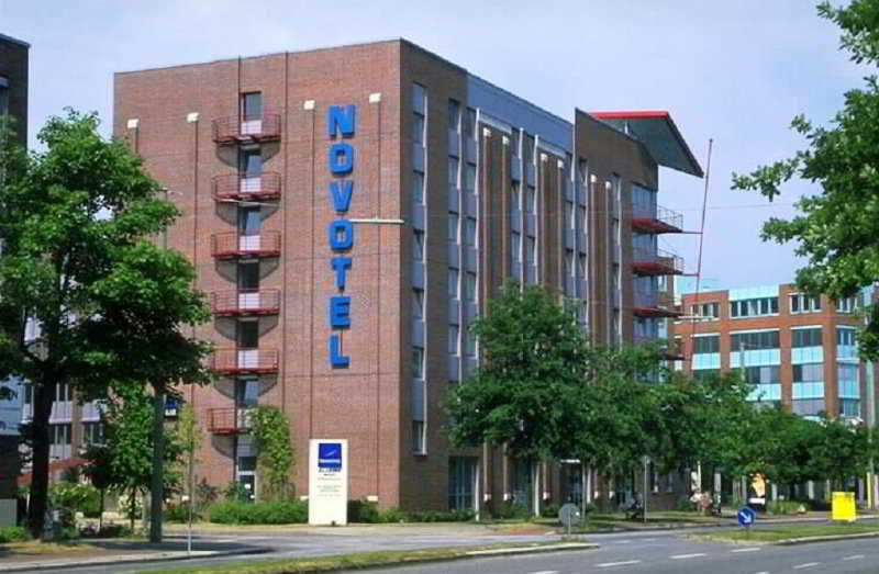 Фото Mercure Hotel Hamburg am Volkspark