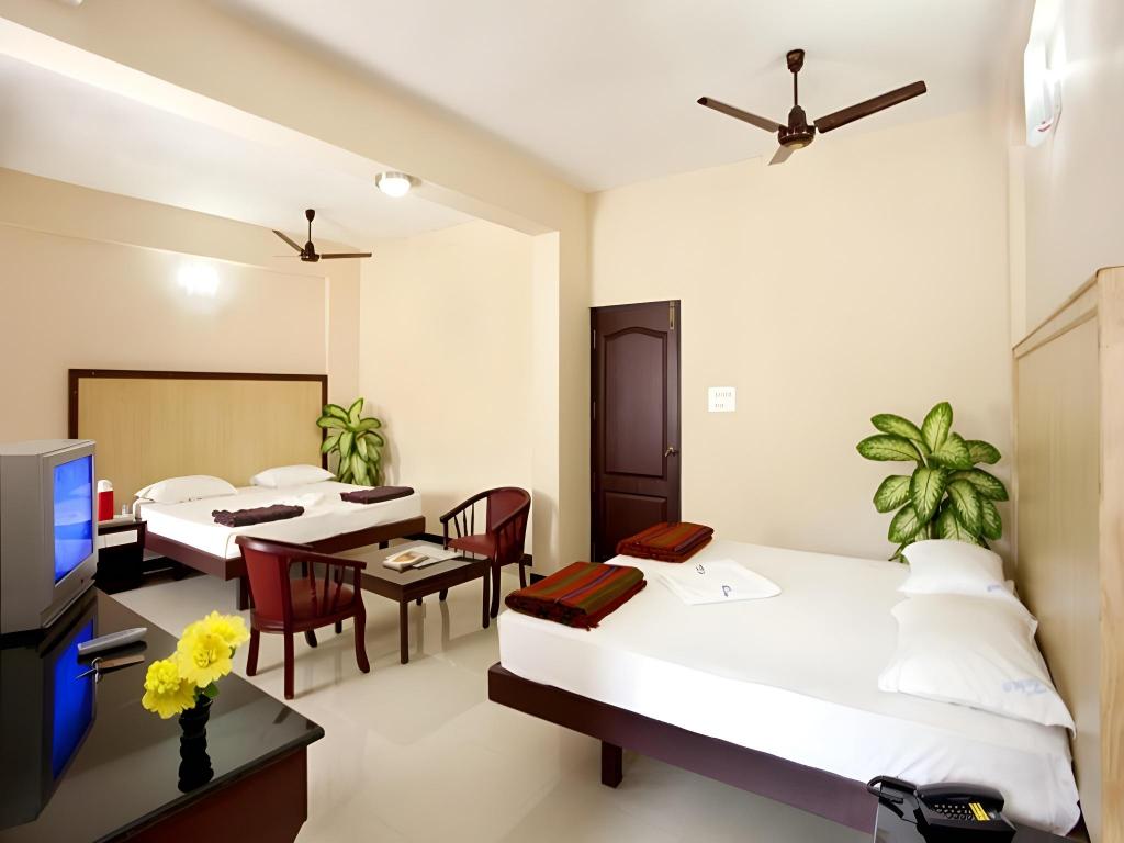 Фото Hotel Subham
