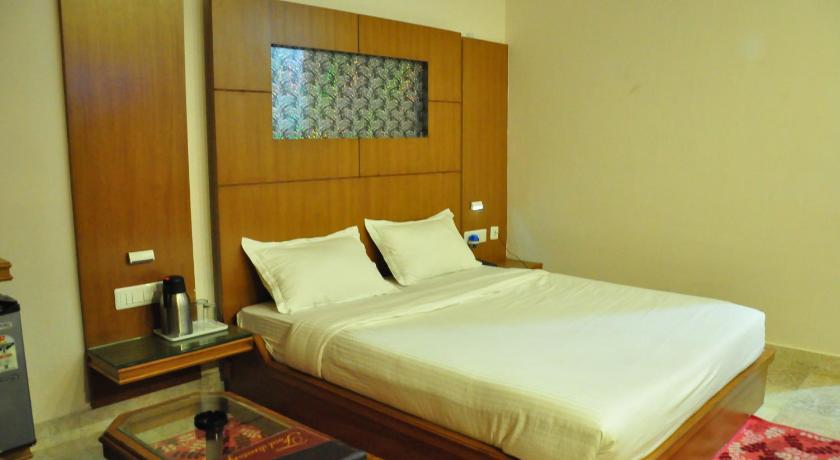 Фото Hotel Basera Brij Bhoomi