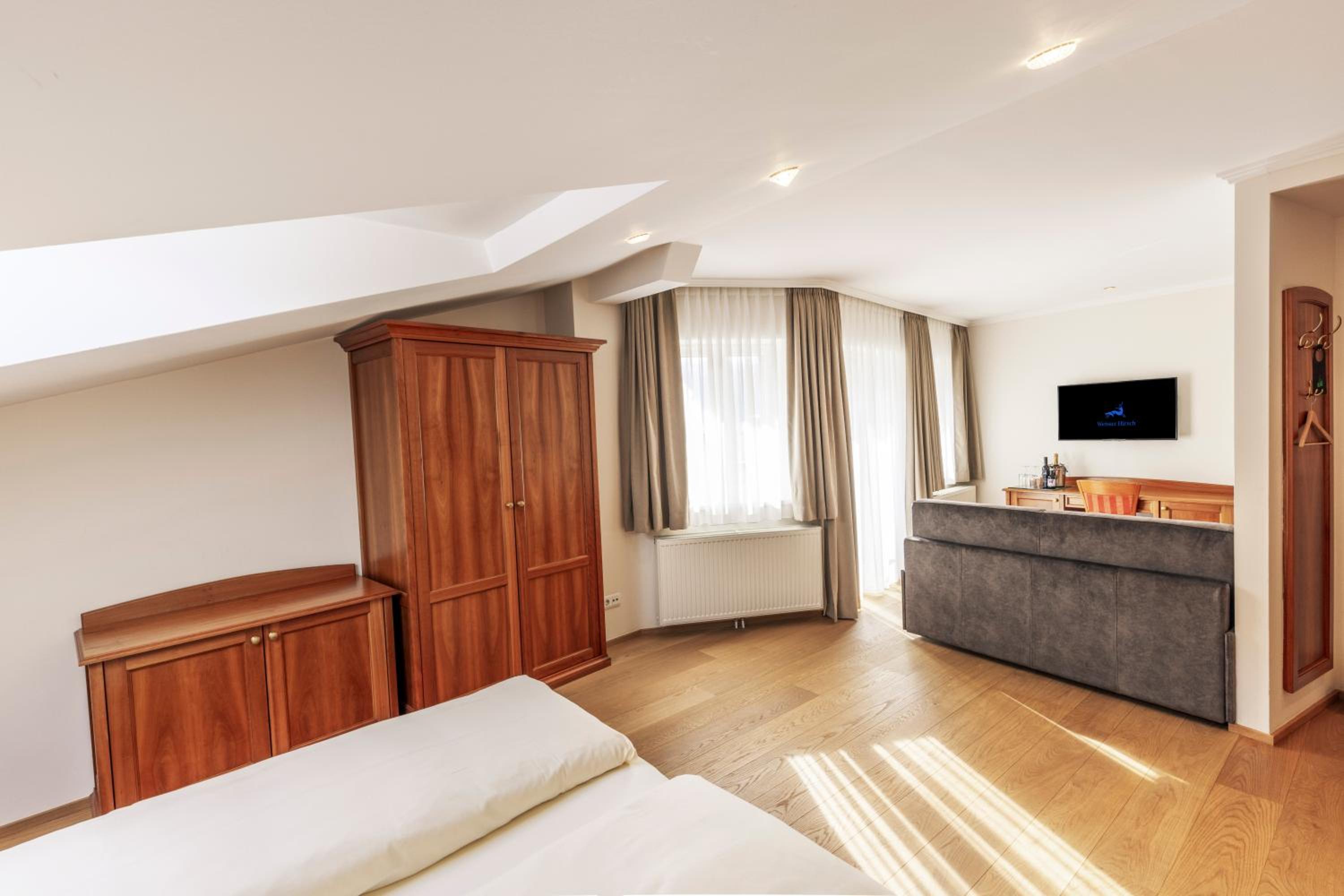 Фото Hotel Weisser Hirsch