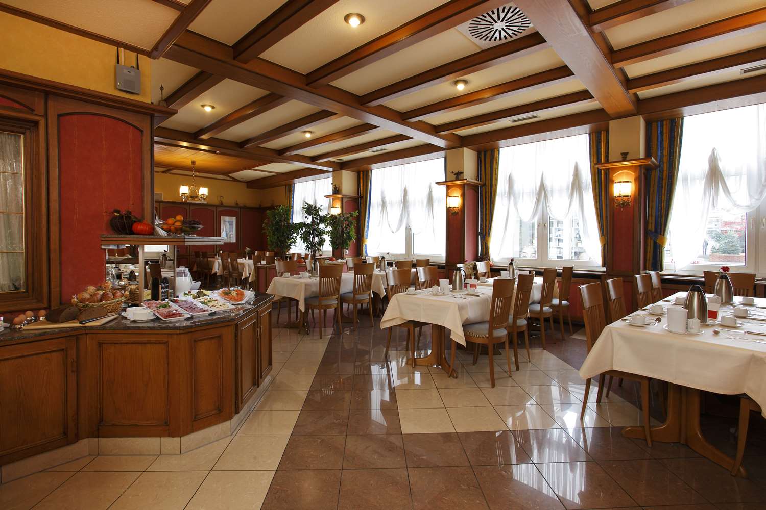 Фото H+ Hotel Siegen