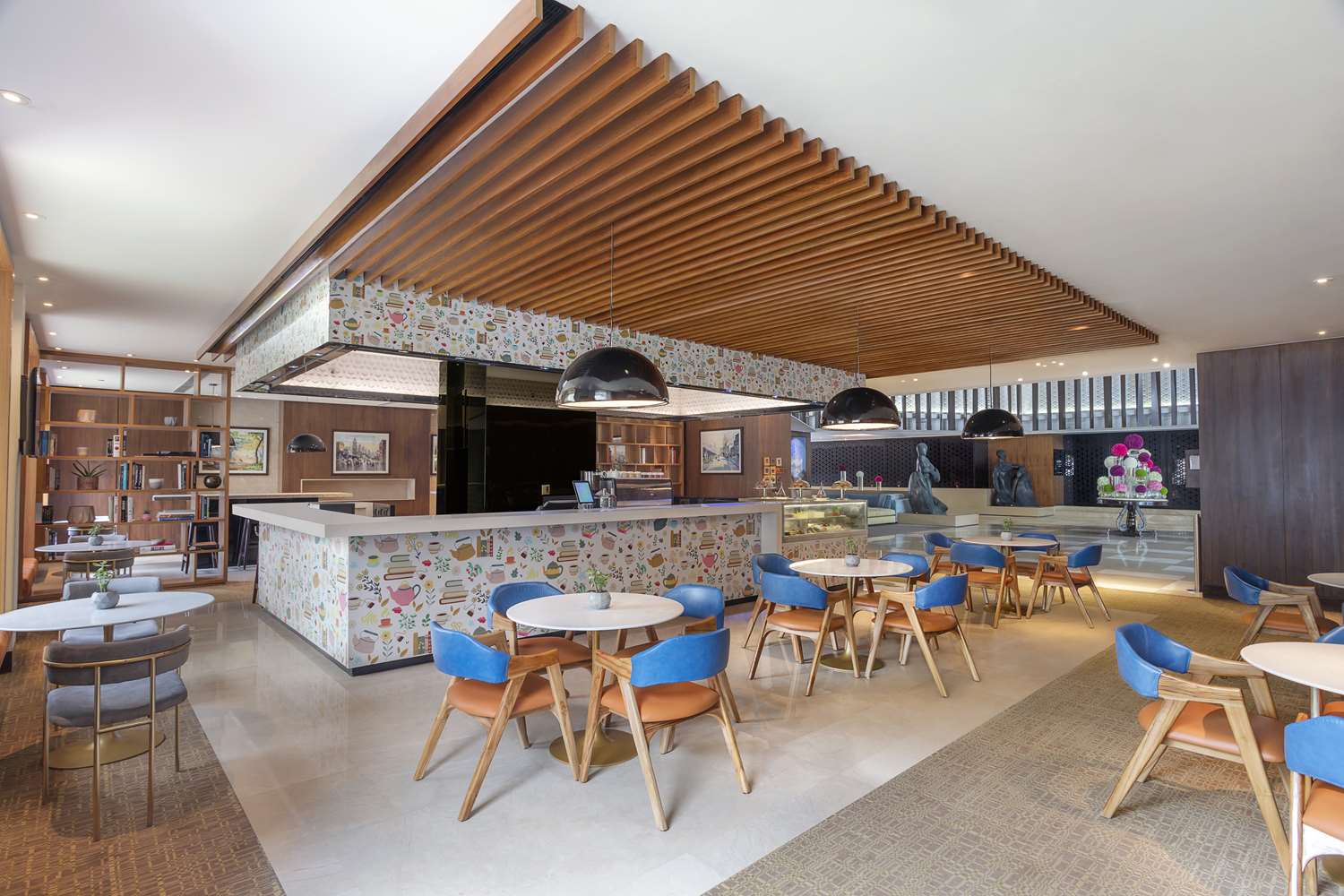 Фото Hilton Bangalore Embassy GolfLinks