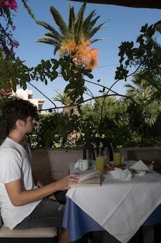 Фото Gorgona Hotel