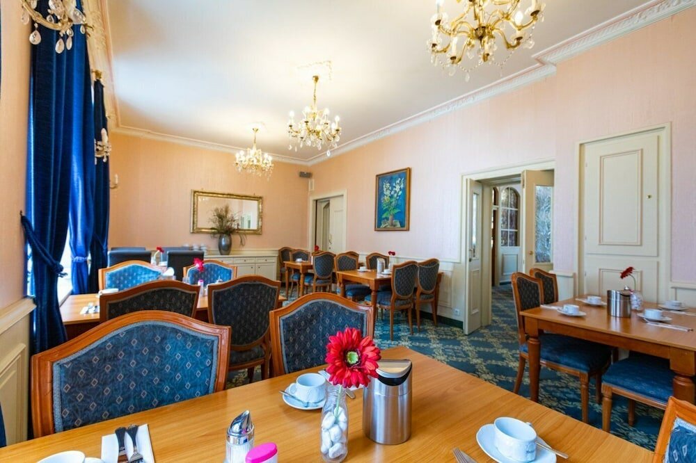 Фото Hotel Rheinischer Hof