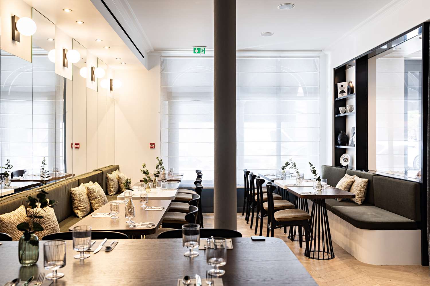 Фото Best Western Premier The Blake Paris Gare Saint Lazare