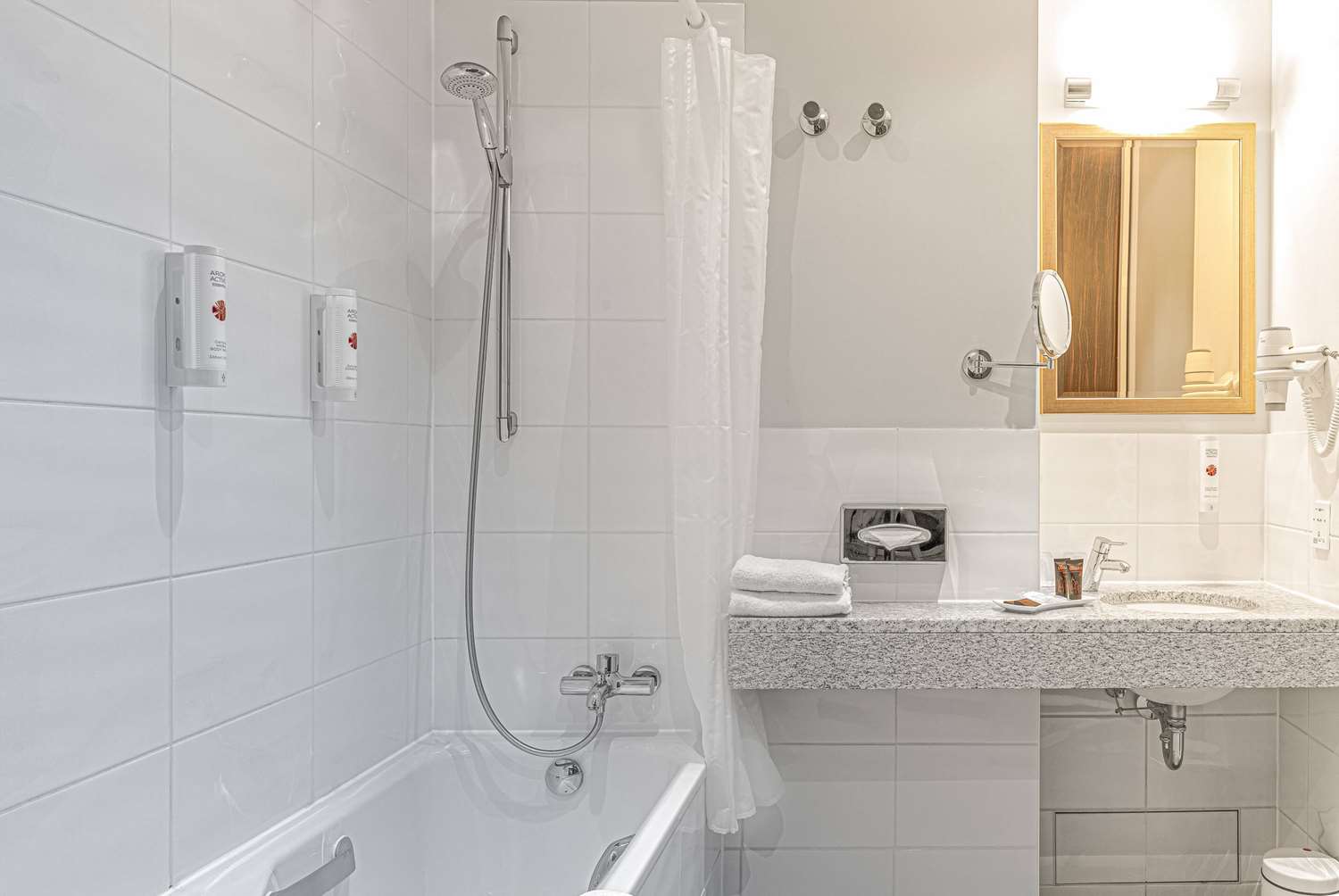 Фото Ramada by Wyndham Frankfurt Central Station