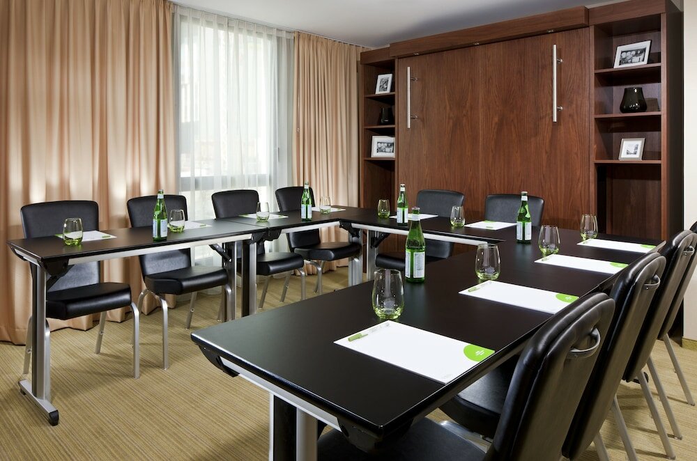 Фото Courtyard by Marriott Paris Arcueil