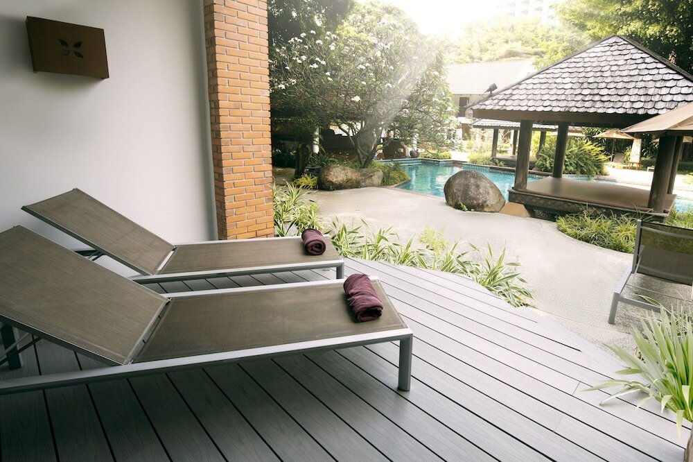 Фото Woodlands Hotel & Resort