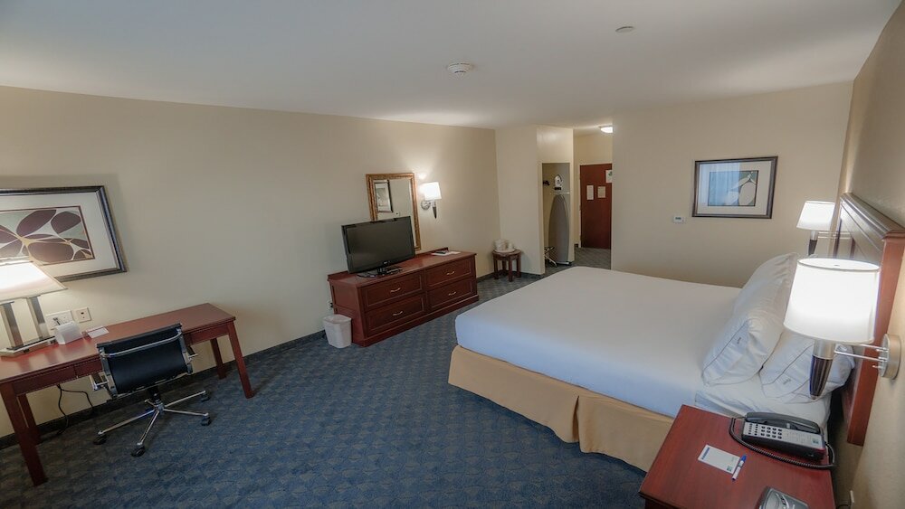 Фото Holiday Inn Express & Suites Pampa, an Ihg Hotel