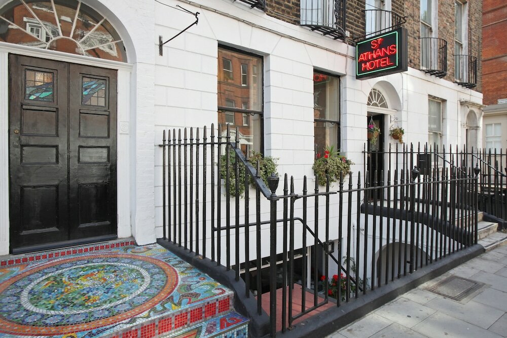 Фото St Athans Hotel