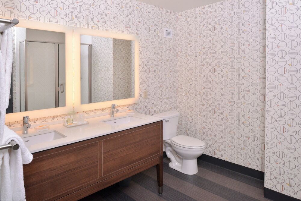 Фото Holiday Inn Kansas City Airport, an Ihg Hotel