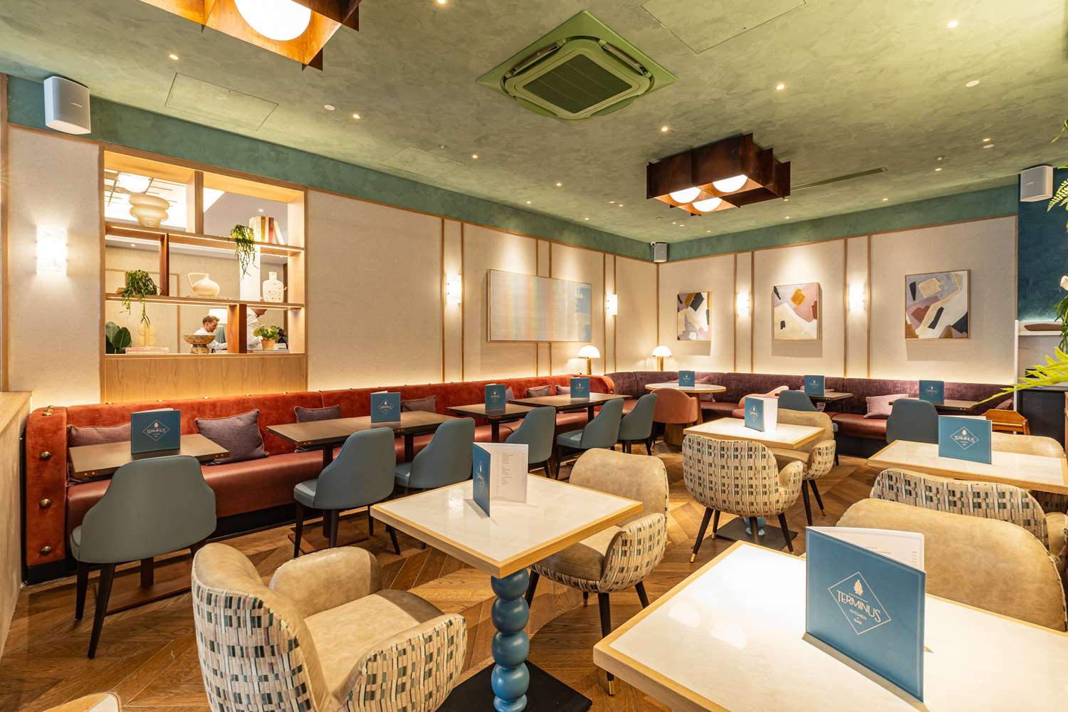 Фото DoubleTree by Hilton London - Victoria