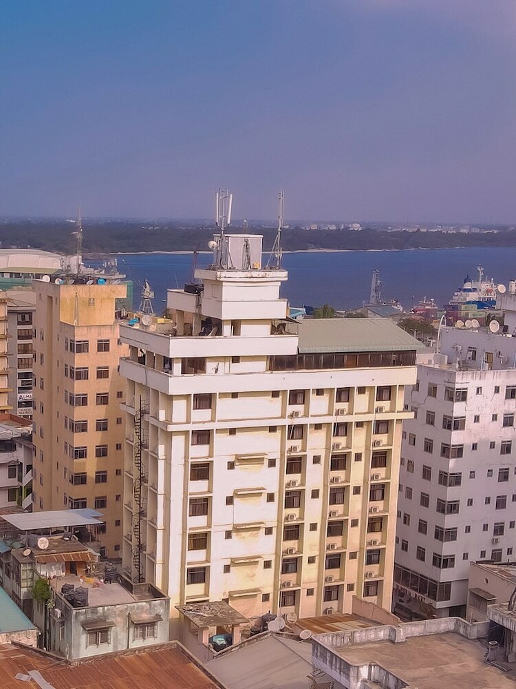 Фото отеля 2