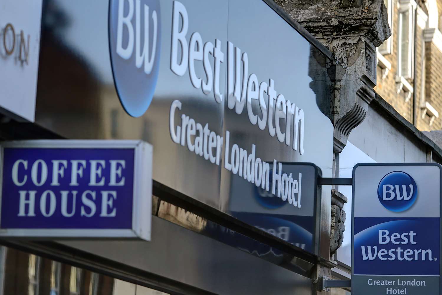 Фото Best Western Greater London Hotel