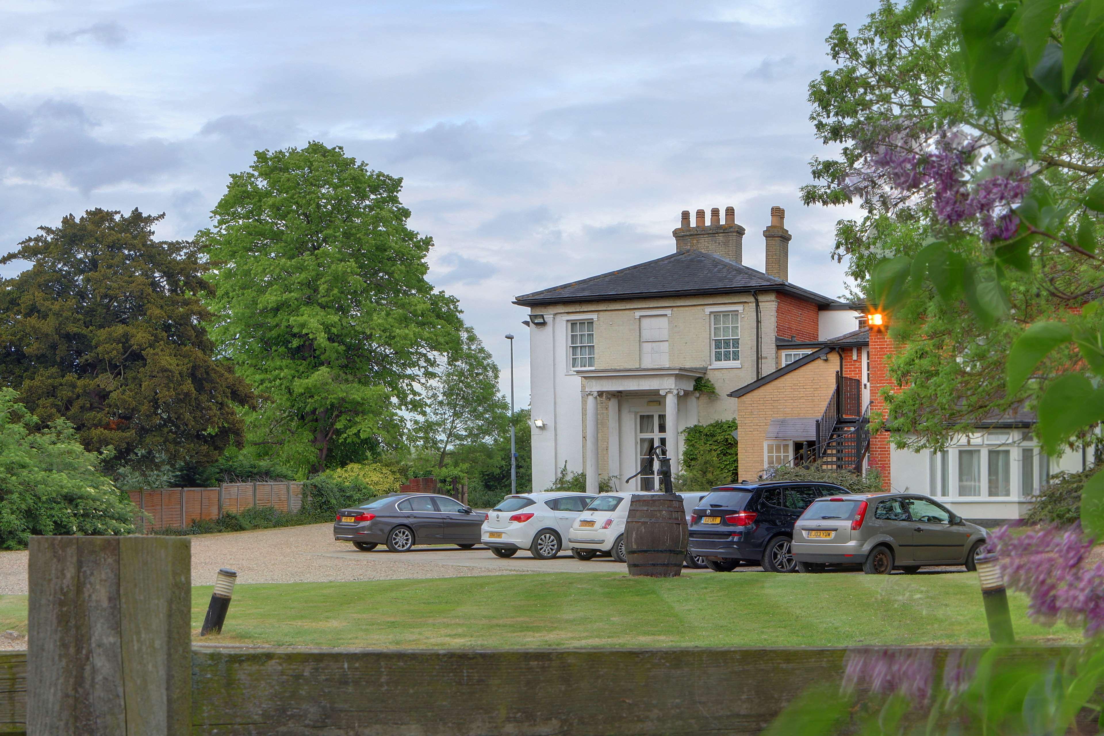 Фото The Gatehouse Hotel