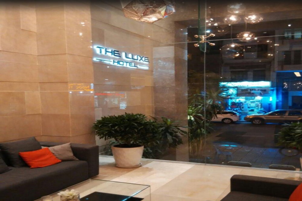 Фото The Luxe Hotel