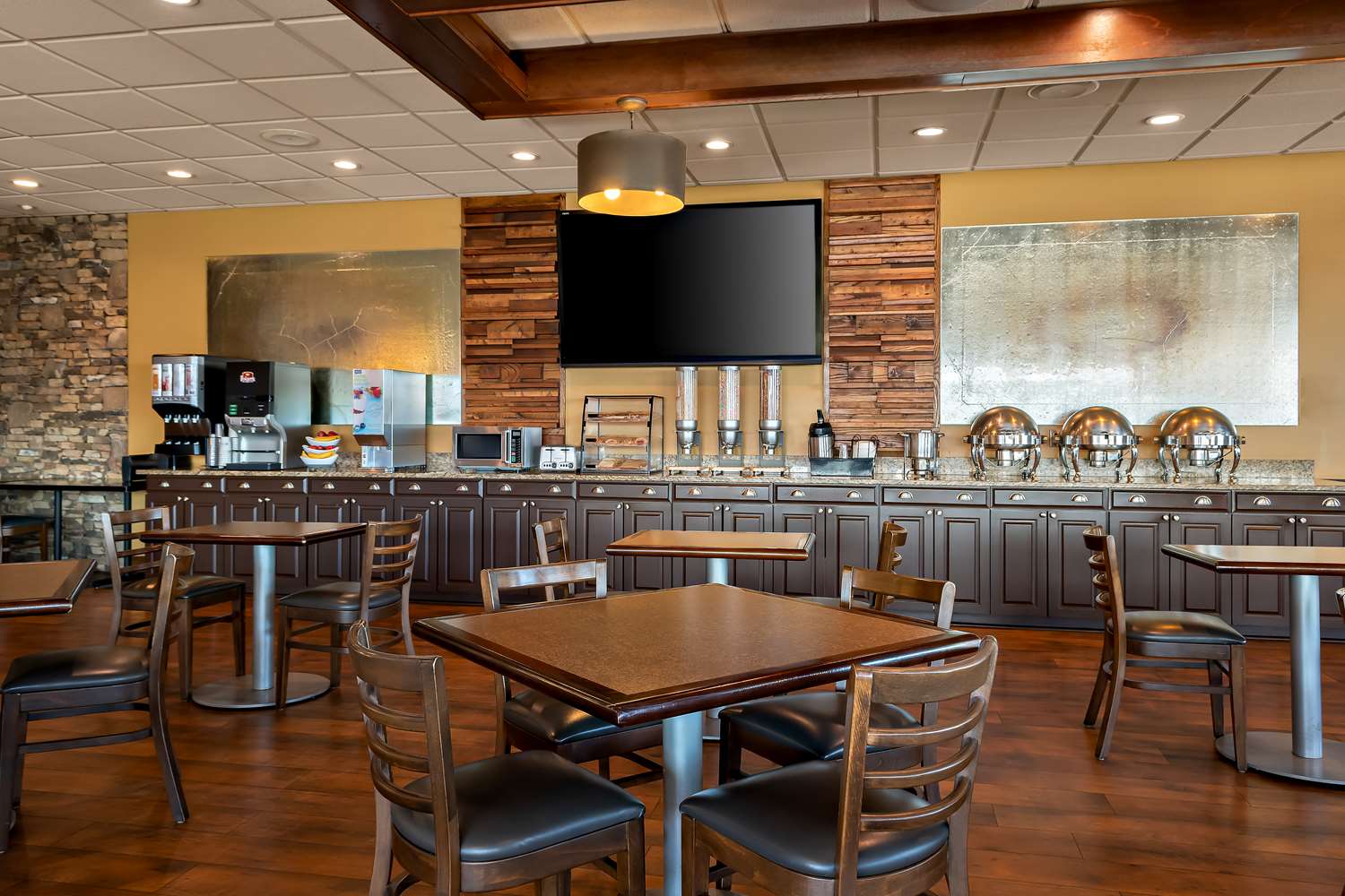 Фото Best Western Newport Inn