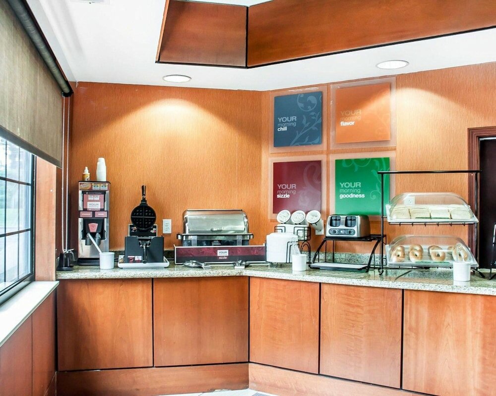 Фото Comfort Inn And Suites Hamburg