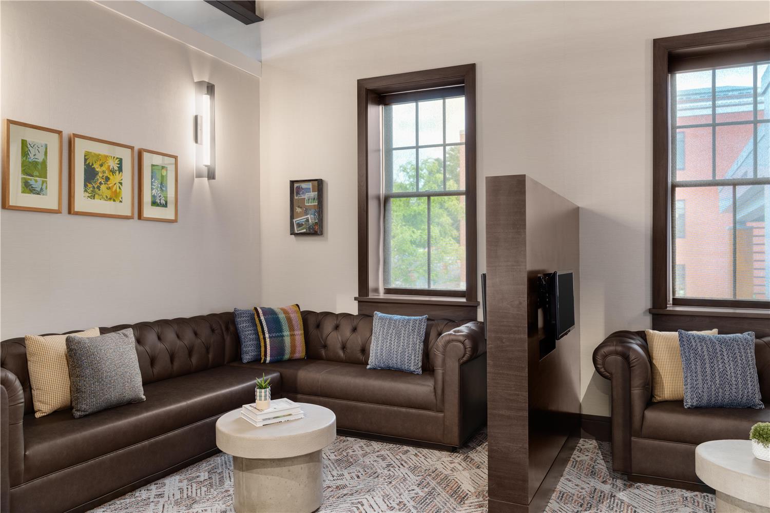 Фото Hilton Garden Inn Burlington Downtown