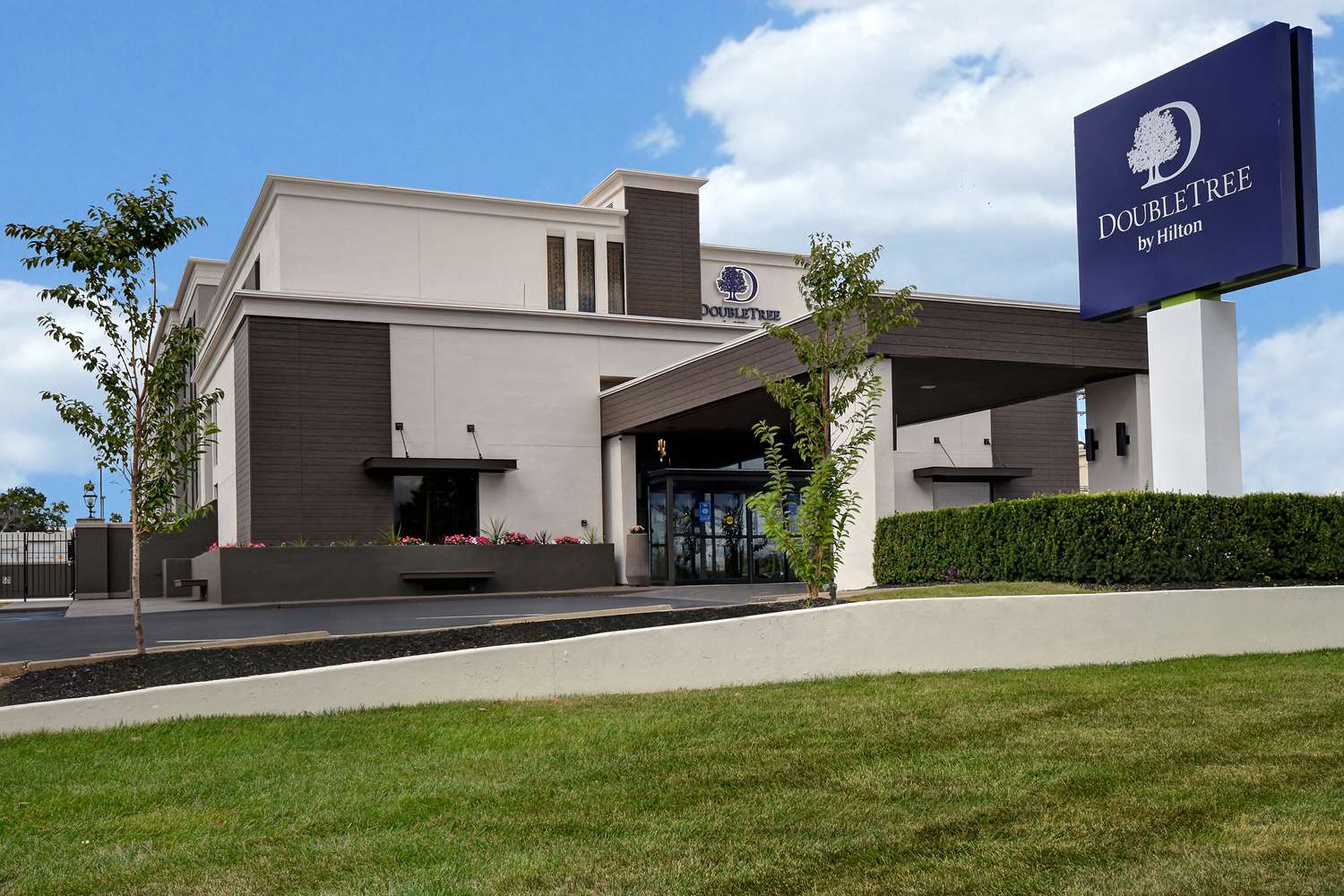 Фото DoubleTree by Hilton St. Louis Airport