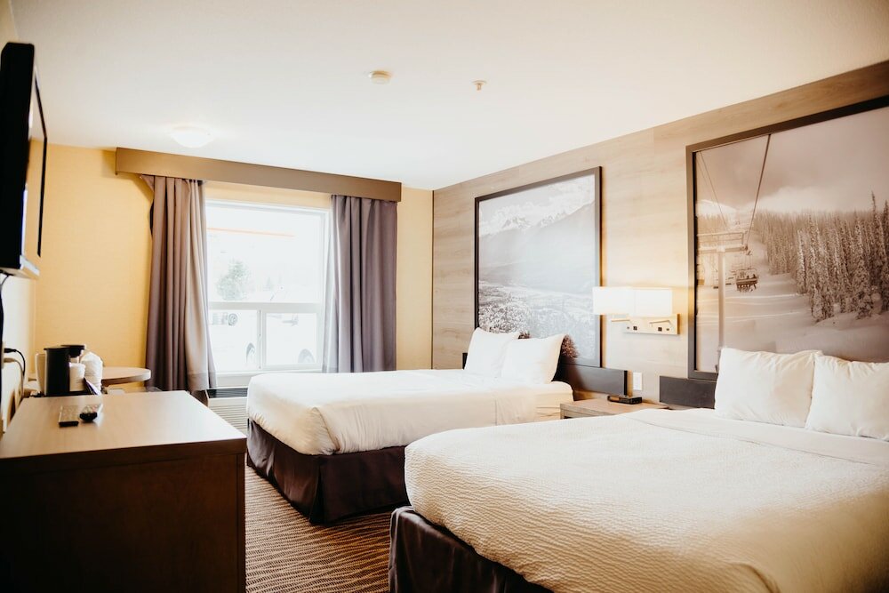 Фото Super 8 by Wyndham Revelstoke Bc