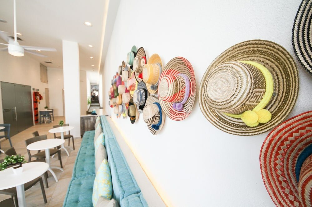 Фото Azure Lofts & Pool Hotel