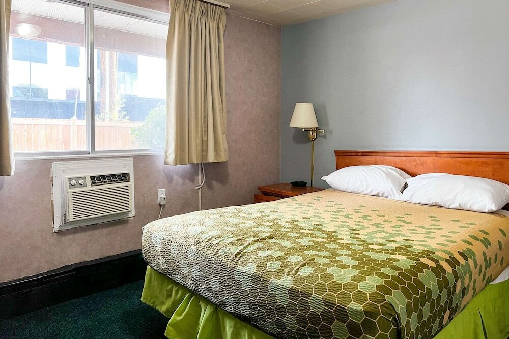 Фото Econo Lodge Motel Village