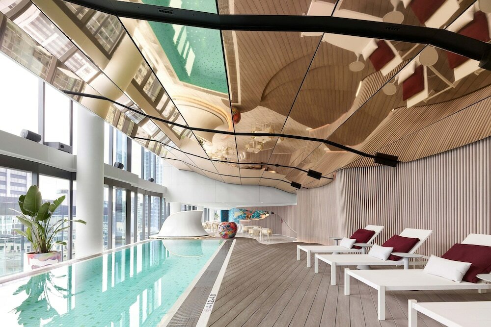 Фото W Melbourne