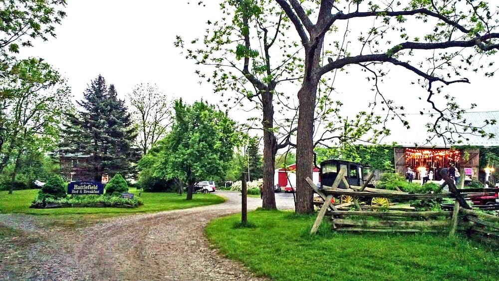 Фото Battlefield Bed & Breakfast Inn
