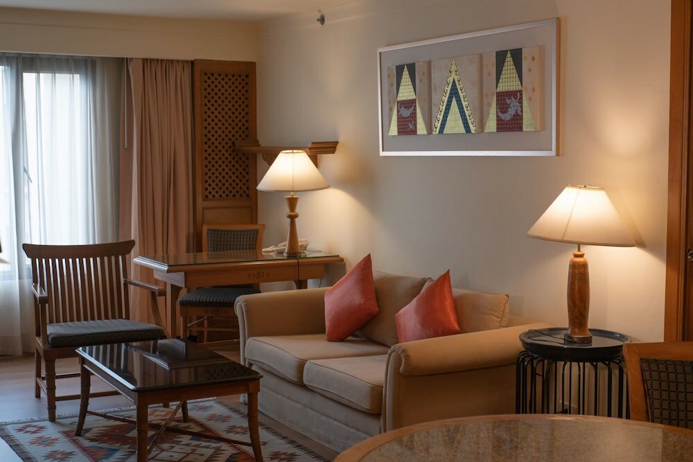 Фото Silom Serene Hotel