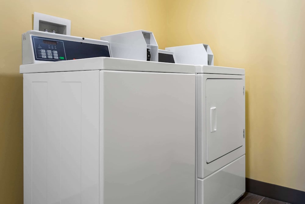 Фото Days Inn by Wyndham Augusta