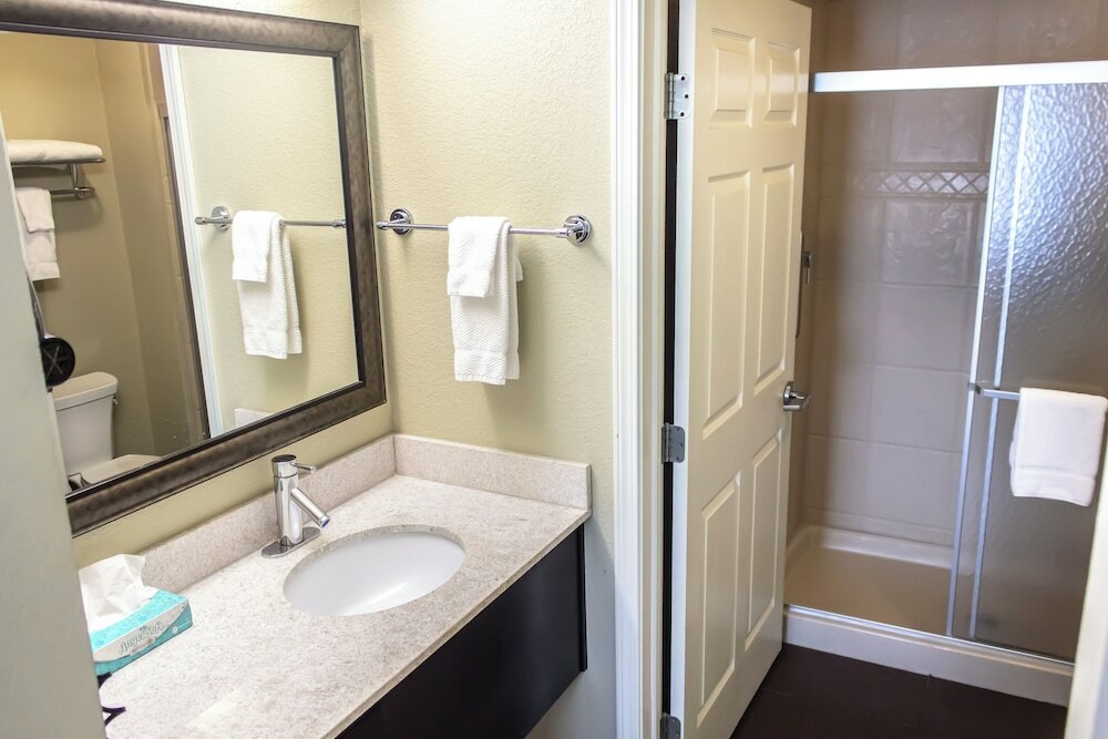 Фото Staybridge Suites Minot, an Ihg Hotel