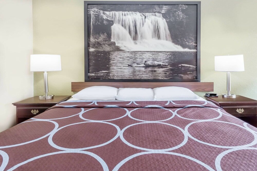 Фото Super 8 by Wyndham Logansport