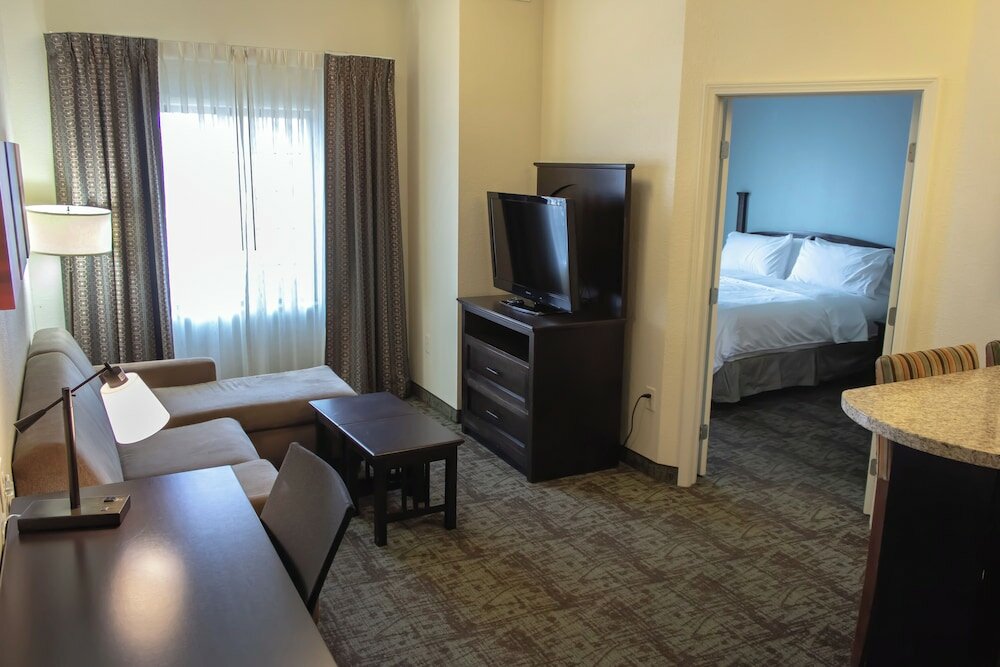 Фото Staybridge Suites Minot, an Ihg Hotel