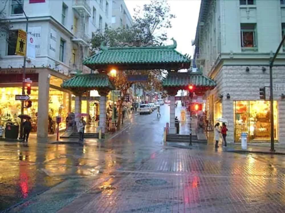 Фото Executive Hotel Vintage Court