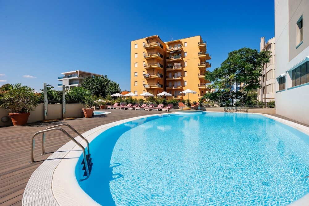 Фото Charlie in Pesaro