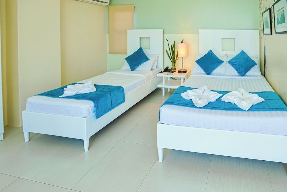 Фото Empire Suites Hotel