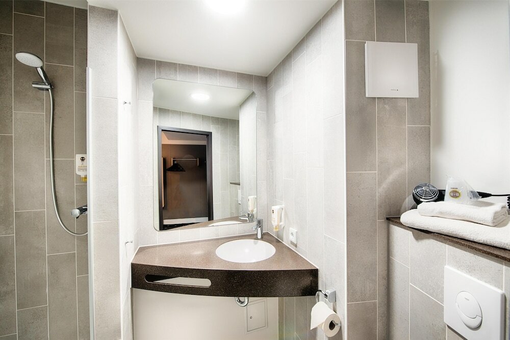 Фото B&b Hotel Aachen-City