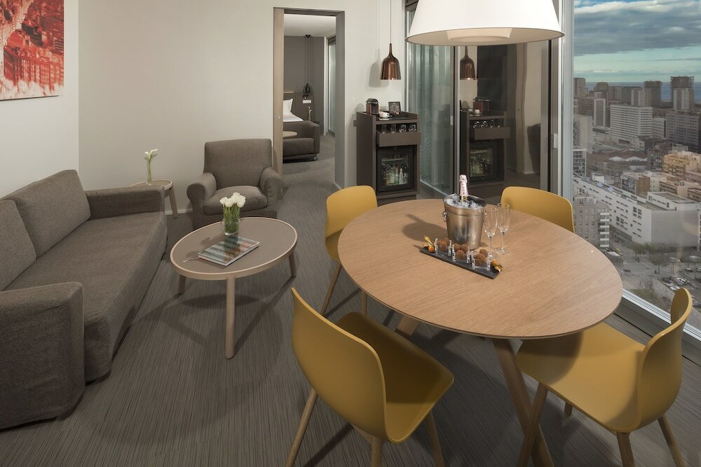 Фото The Level At Melia Barcelona Sky