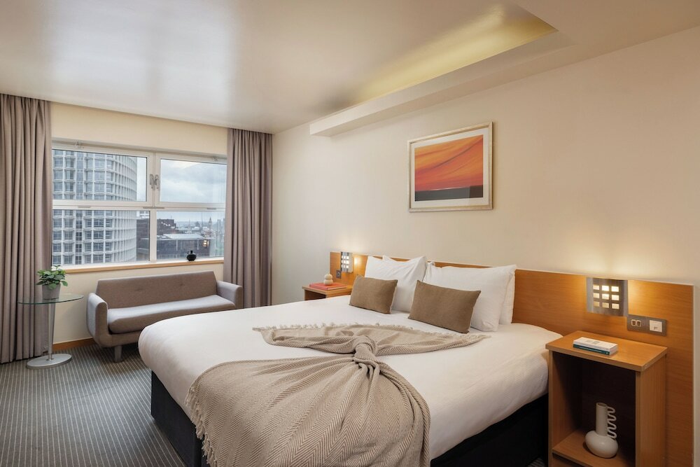 Фото St Giles Hotel - London