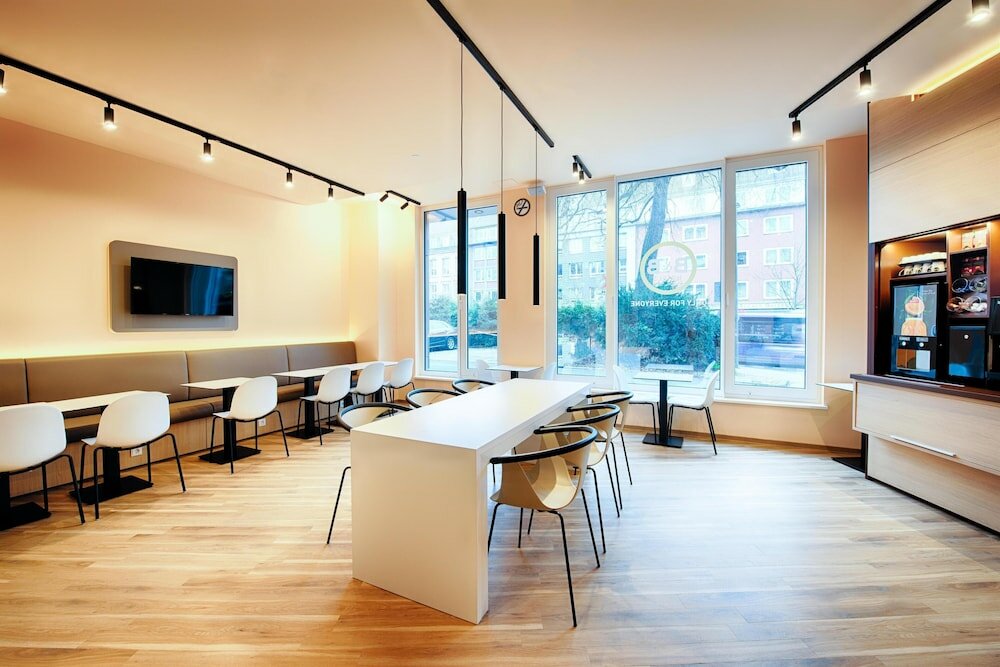 Фото B&b Hotel Aachen-City