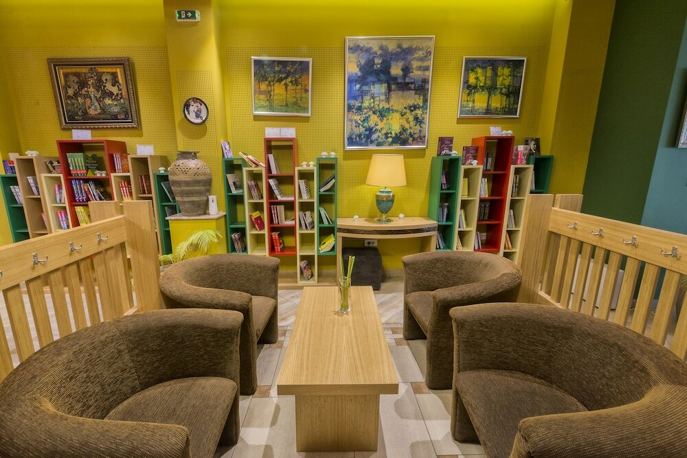 Фото Hotel Lirak