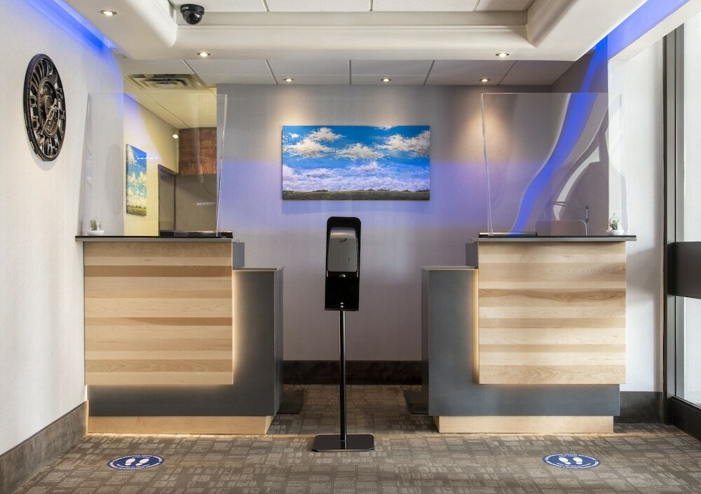 Фото Ottawa Embassy Hotel & Suites