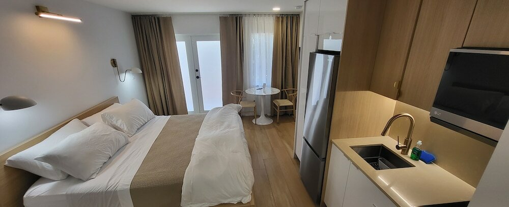 Фото Green Island Inn