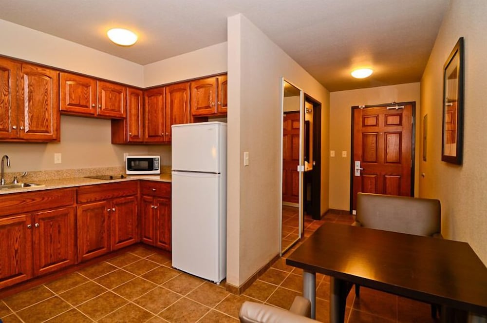 Фото Astoria Hotel and Event Center