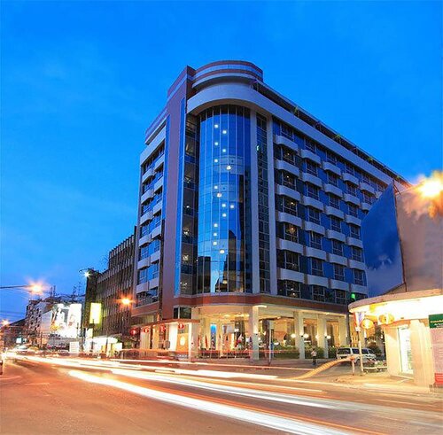 Гостиница Golden Crown Grand Hotel в Хатъяй