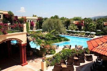 Фото Zeytinada Hotel